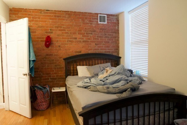 Building Photo - 841 Parker St