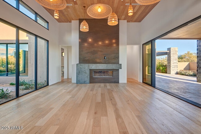 Building Photo - 10249 E Joy Ranch Rd