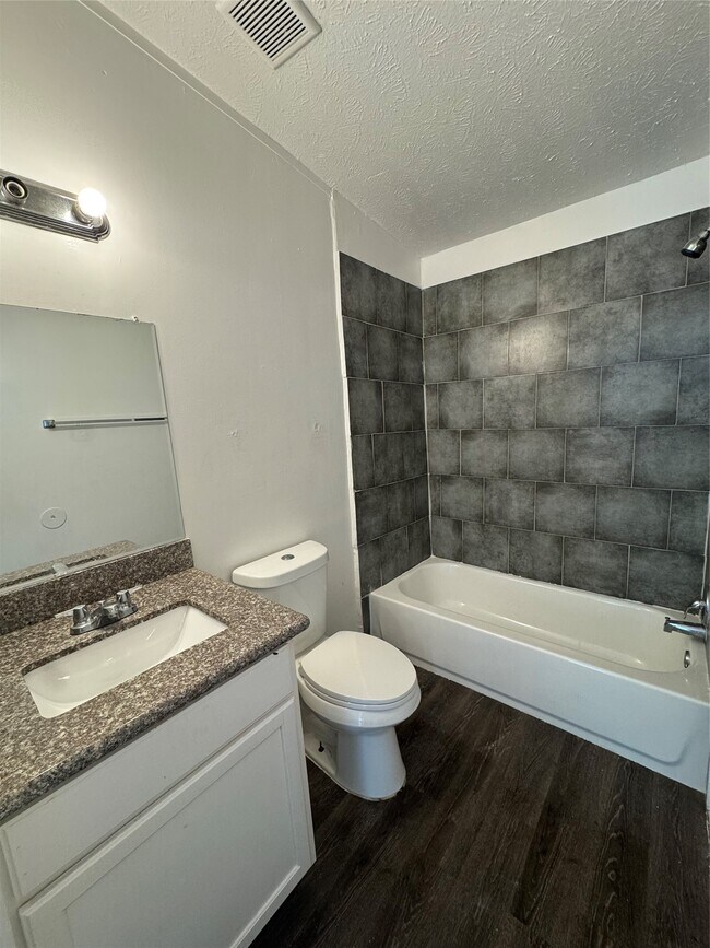 Building Photo - 12011 Greensbrook Forest Dr