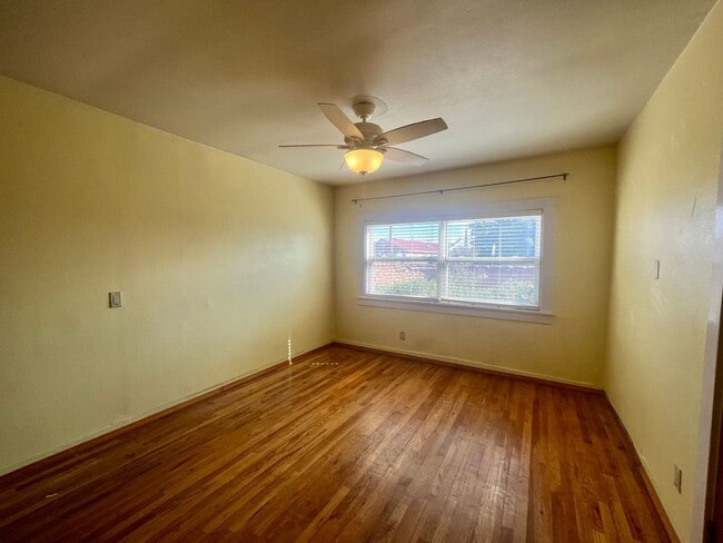 Building Photo - Pleasant 2 Bedroom 1 Bathroom Home In The Monkbridge Gardens Neighborhood!