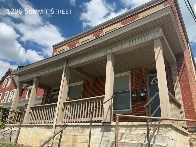 Primary Photo - 1 Bed On Summit Street - Near Campus/ Shor...