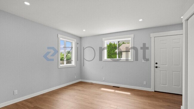 Building Photo - Unit