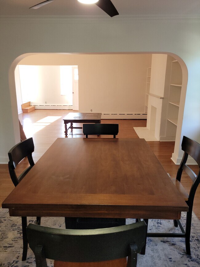 Building Photo - 2538 Beechwood Blvd