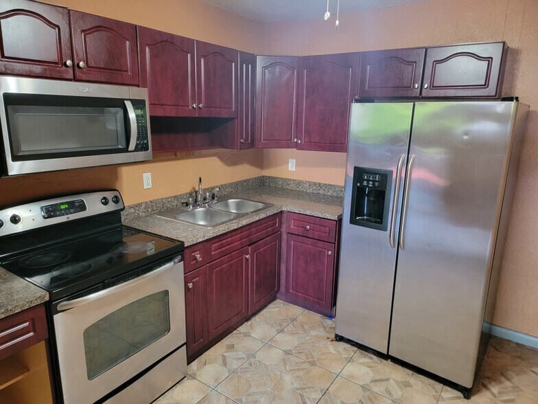 Kitchen - 1518 NW 102nd St