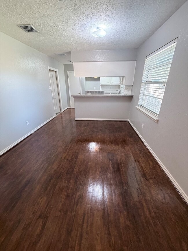 Building Photo - 1802 Oaklawn St