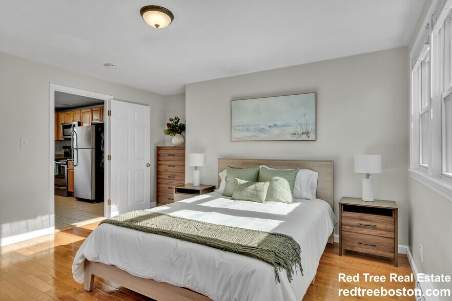 Building Photo - 74 Dunboy St