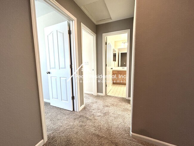 Building Photo - 9196 Cortina Cir
