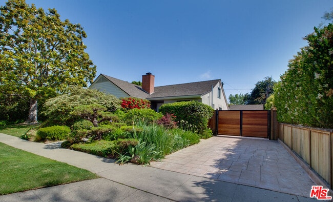 Building Photo - 3363 Colbert Ave