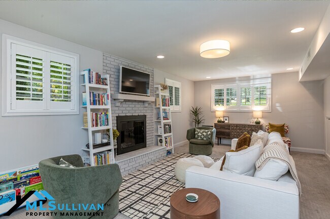 Building Photo - 4500 Lakemont Dr