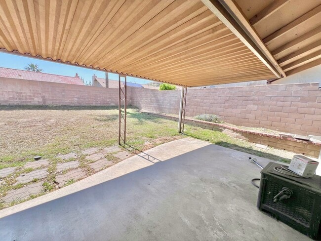 Building Photo - Updated 4-Bedroom, 2-Bath Home for Rent in...