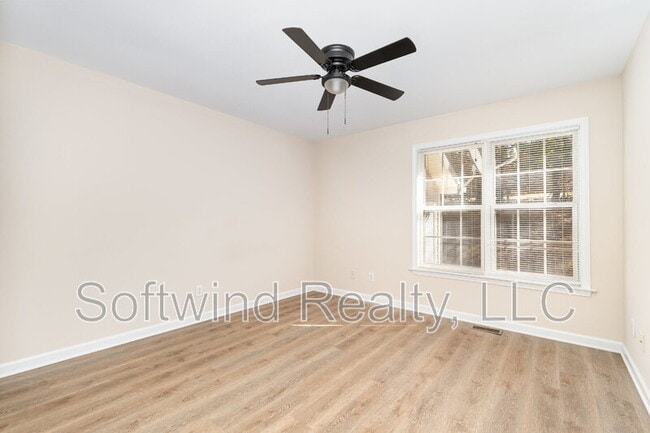 Building Photo - 1235 Summer St