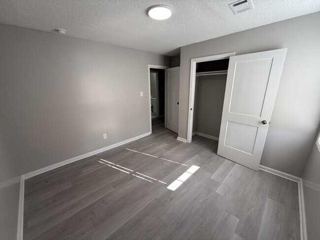 Building Photo - 1157 N Belvedere Blvd