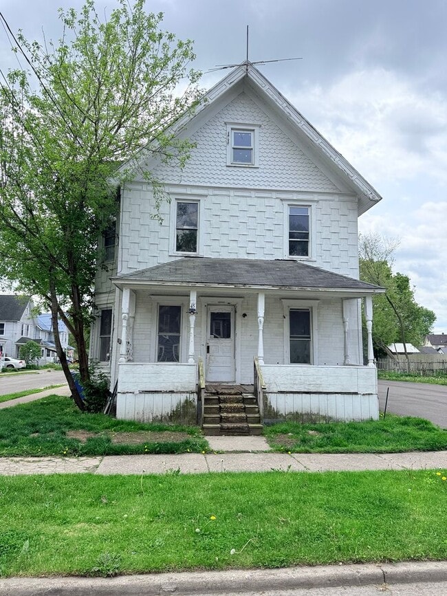 Building Photo - 45 South Ave
