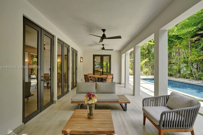 Building Photo - 5735 N Bay Rd