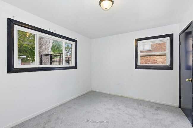 Building Photo - 14616 Kimbark Ave