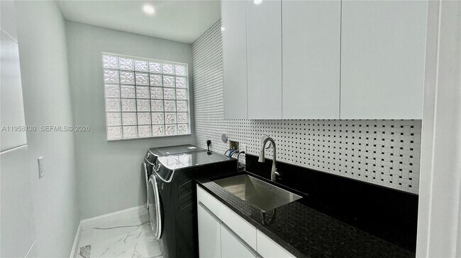 Building Photo - 212 SW 179th Ave