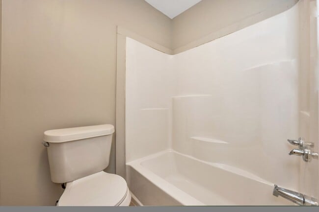 Building Photo - Cozy Childersburg Duplex! 2 Bed 1 Bath $75...