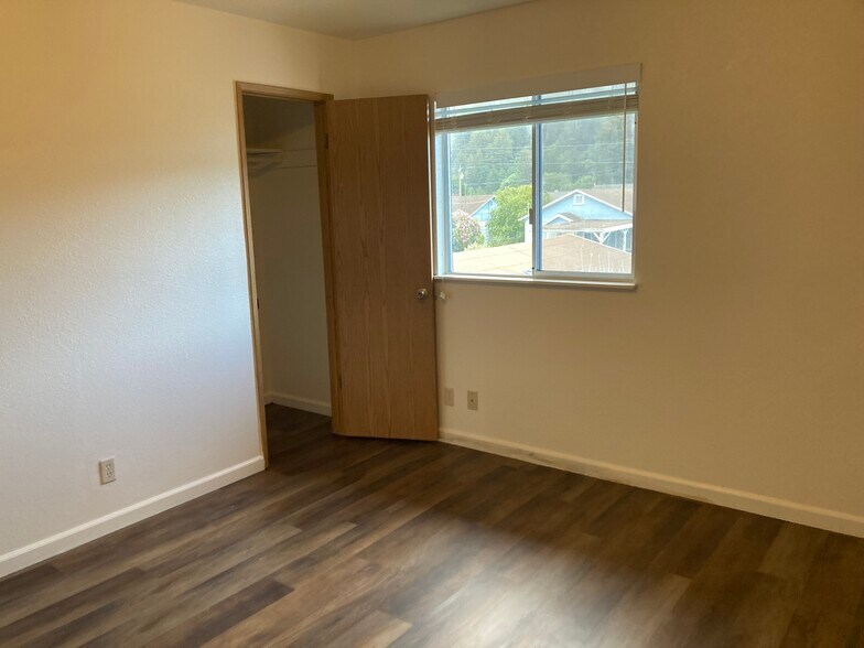 Building Photo - 236 2nd Ave