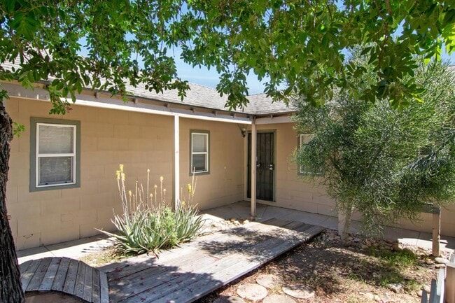 Building Photo - 5061 Keeney St