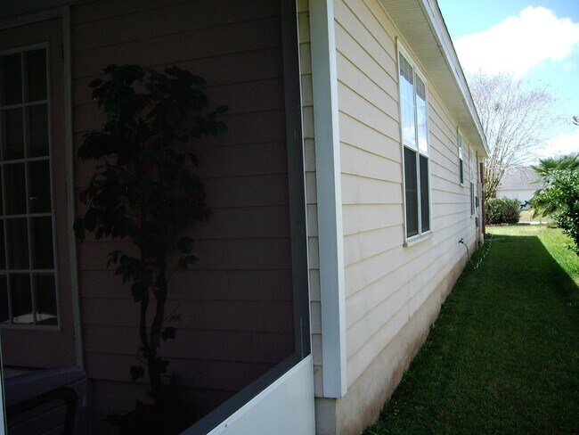 Building Photo - 1043 Winter Ln