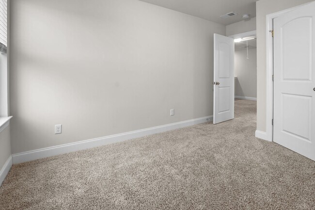 Building Photo - 326 Seaton Wy