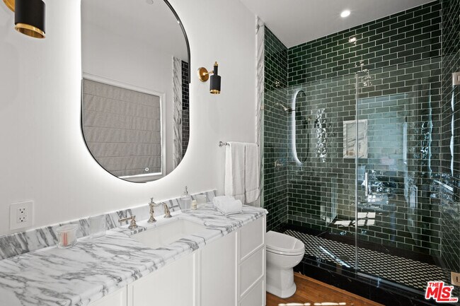 Building Photo - 616 N Alpine Dr