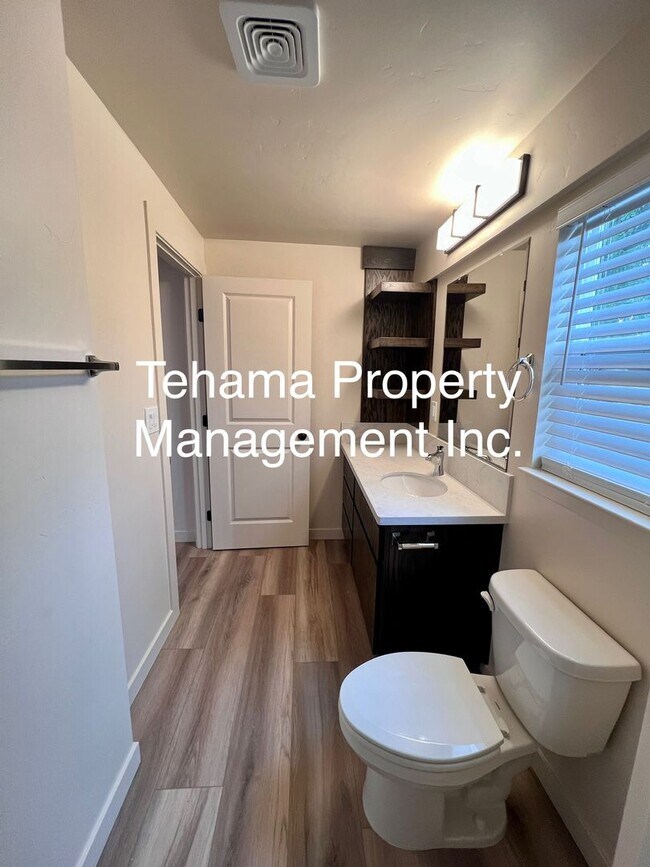 Building Photo - 304 Jefferson St