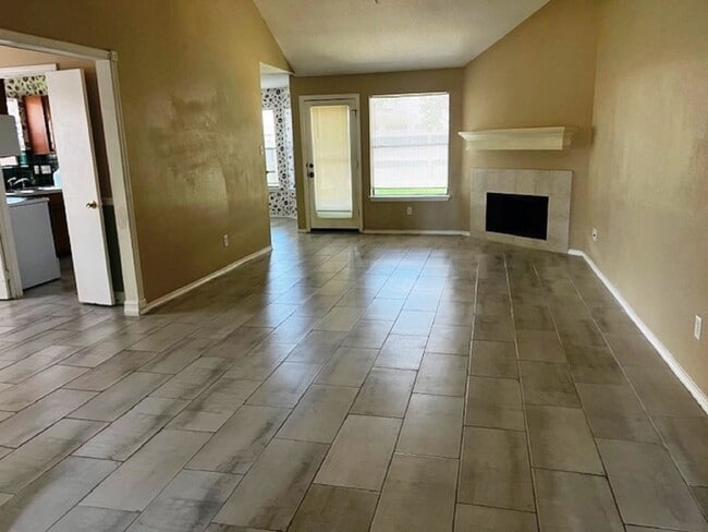 Building Photo - 5618 Village Arbour Dr