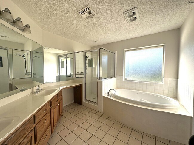 Building Photo - 3028 Whitehall Ln