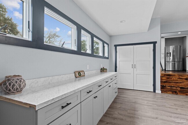 Building Photo - 1111 S Old Corry Field Rd