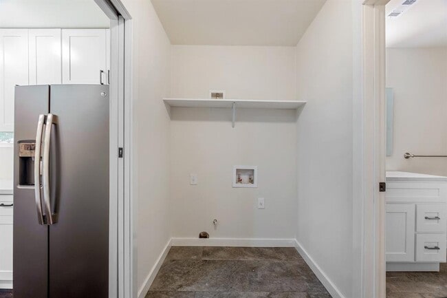 Building Photo - 7511 Carver Ave