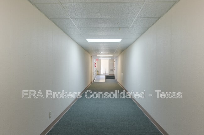 Building Photo - 4119 Castlewood