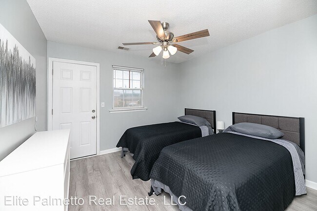 Building Photo - 2 br, 1 bath House - 3930 Azalea Drive Unit D