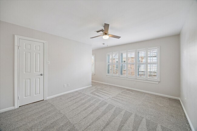 Building Photo - 600 Wilcrest Dr