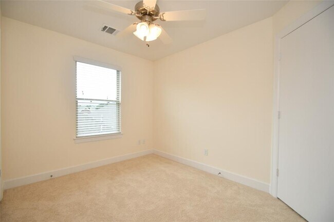 Building Photo - 11607 Main Ash Dr