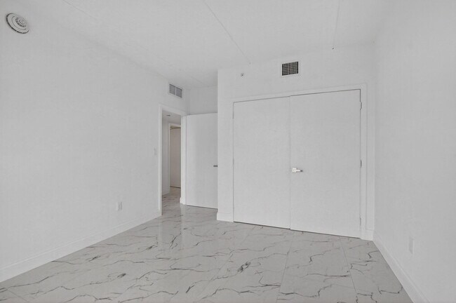 Building Photo - 350 W Hidden Valley Blvd