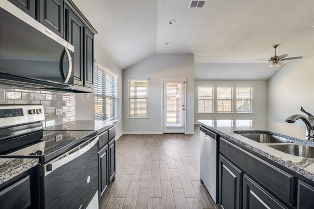 Building Photo - 3206 Cumby Dr