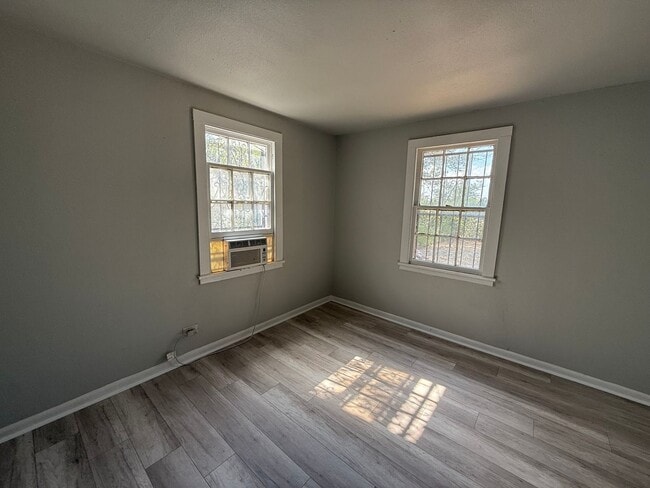 Building Photo - 3003 Venus St