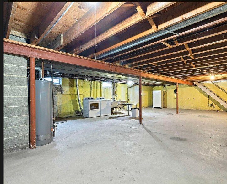 Basement/Washer/Dryer - 2435 Devonshire Dr