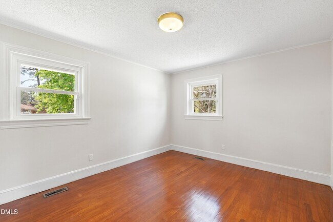 Building Photo - 1114 S 2nd St