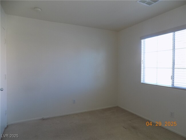 Building Photo - 6375 Salmon Mountain Ave