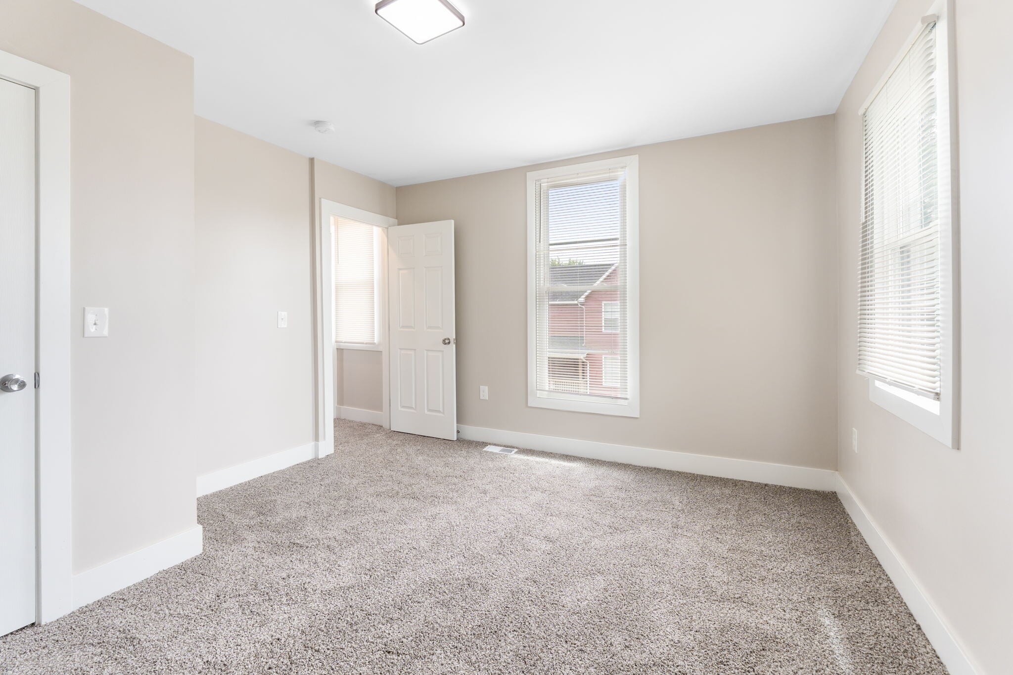 Building Photo - 837 Campbell Ave