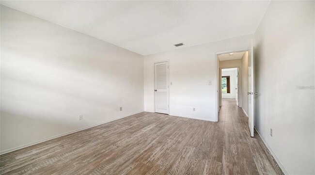 Building Photo - 7880 Palm Aire Ln