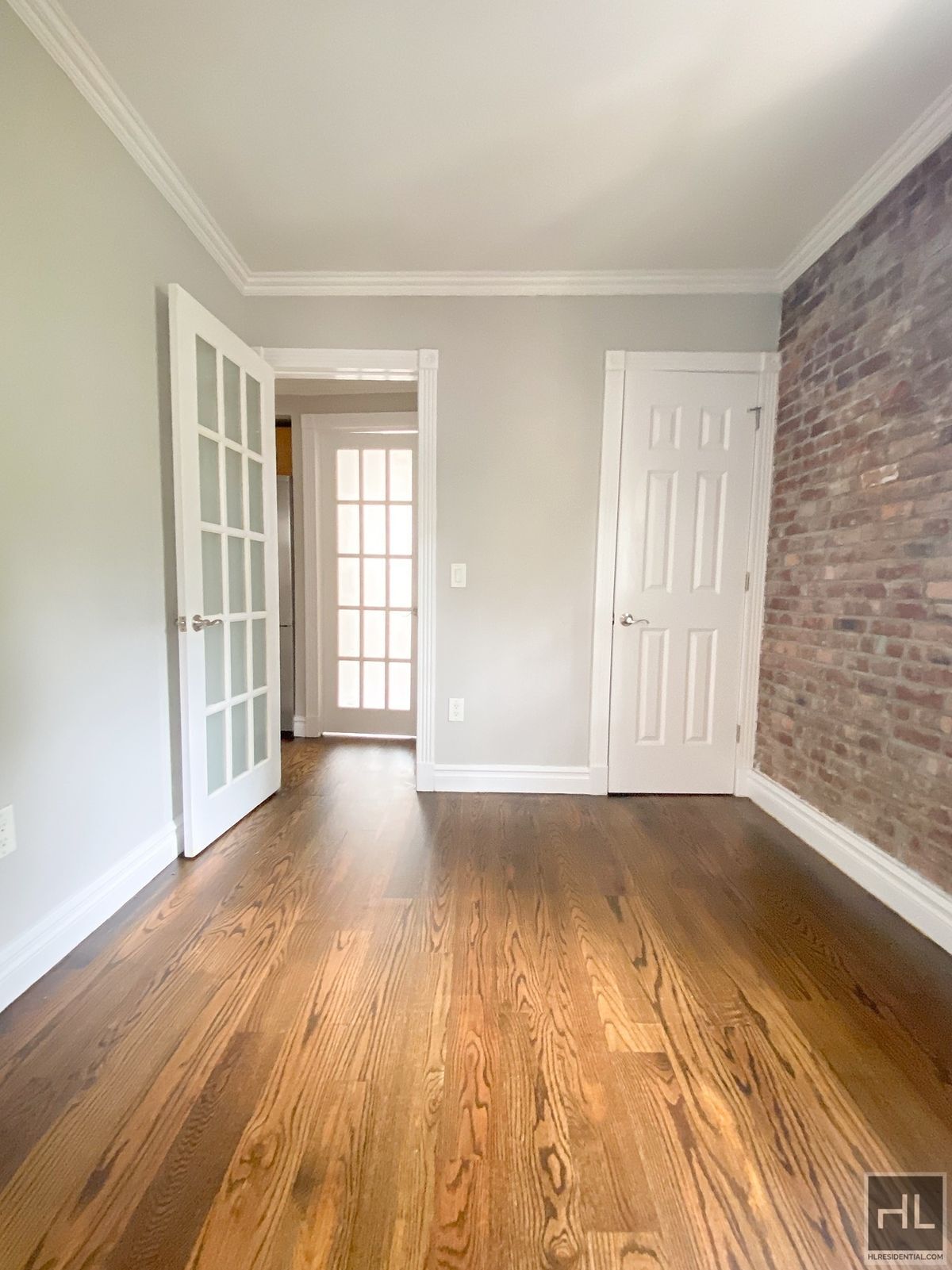 Building Photo - STUNNING MIDTOWN WEST 3 BEDROOM - WON'T LA...