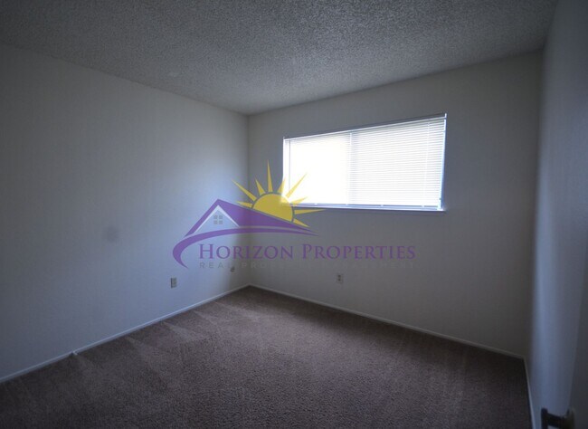 Building Photo - 4821/4823 Mary Kate Dr