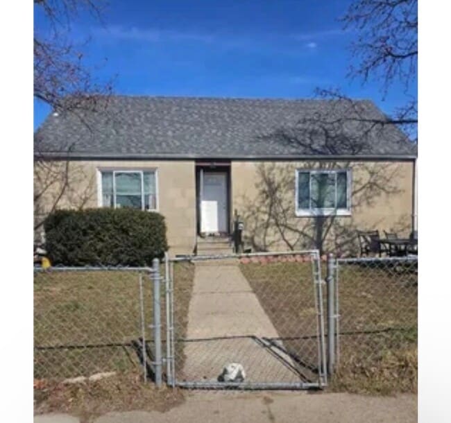 Building Photo - 2119 Bellefontaine Ave