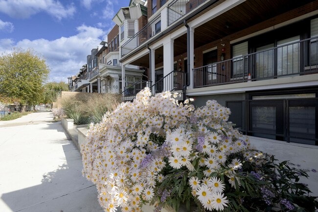 Building Photo - 1925 N 32nd St