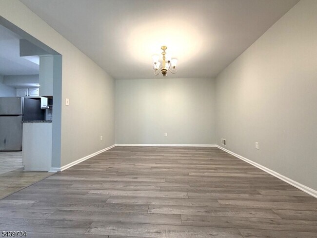 Building Photo - 511 Dunn Cir