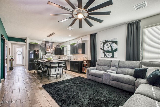 Building Photo - 1621 Sam Dominguez St