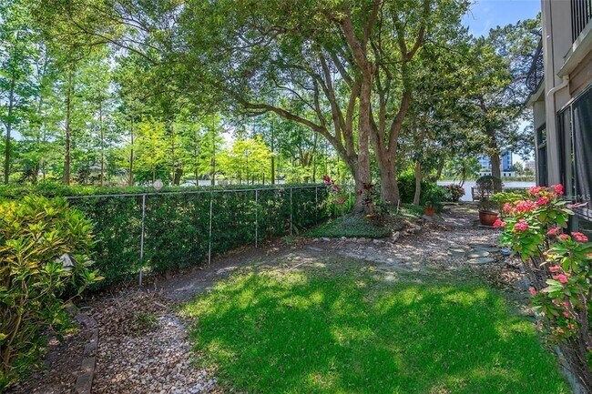 Building Photo - 1144 Delaney Ave